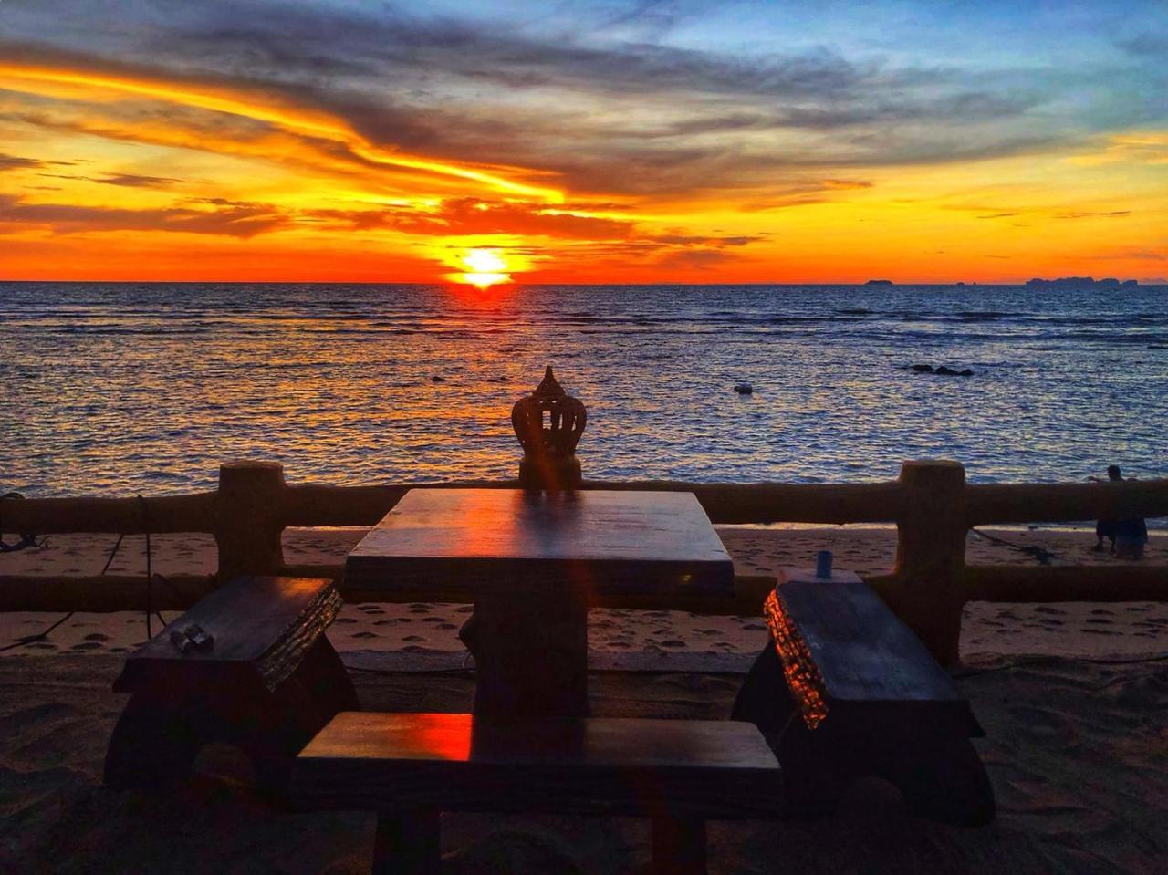 Prukrom Lanta Guesthouse Ko Lanta Esterno foto